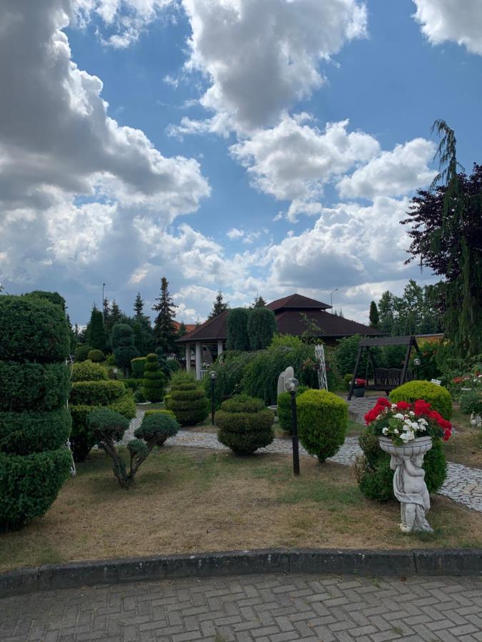 Diament I Brylant Hotel Rawicz Екстериор снимка