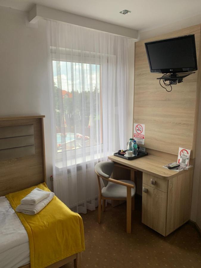 Diament I Brylant Hotel Rawicz Екстериор снимка