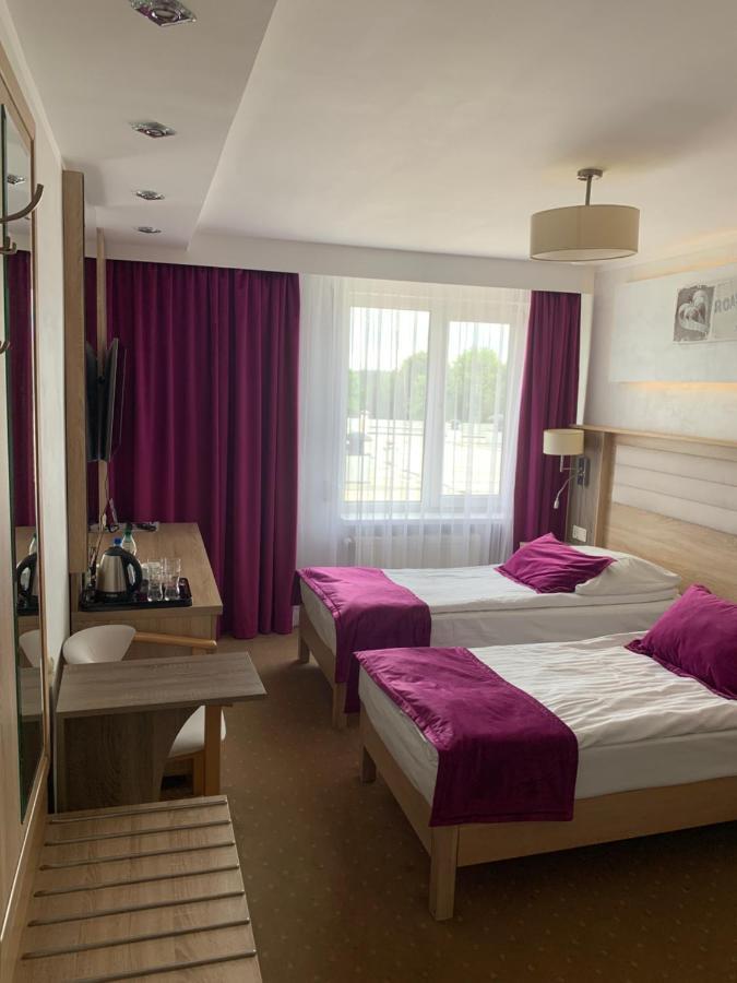 Diament I Brylant Hotel Rawicz Екстериор снимка