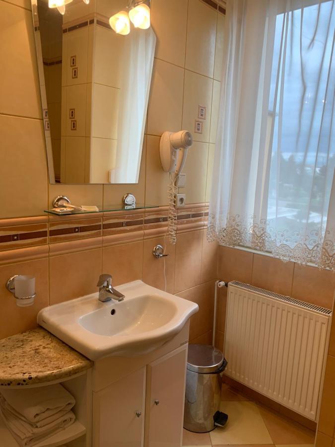 Diament I Brylant Hotel Rawicz Екстериор снимка