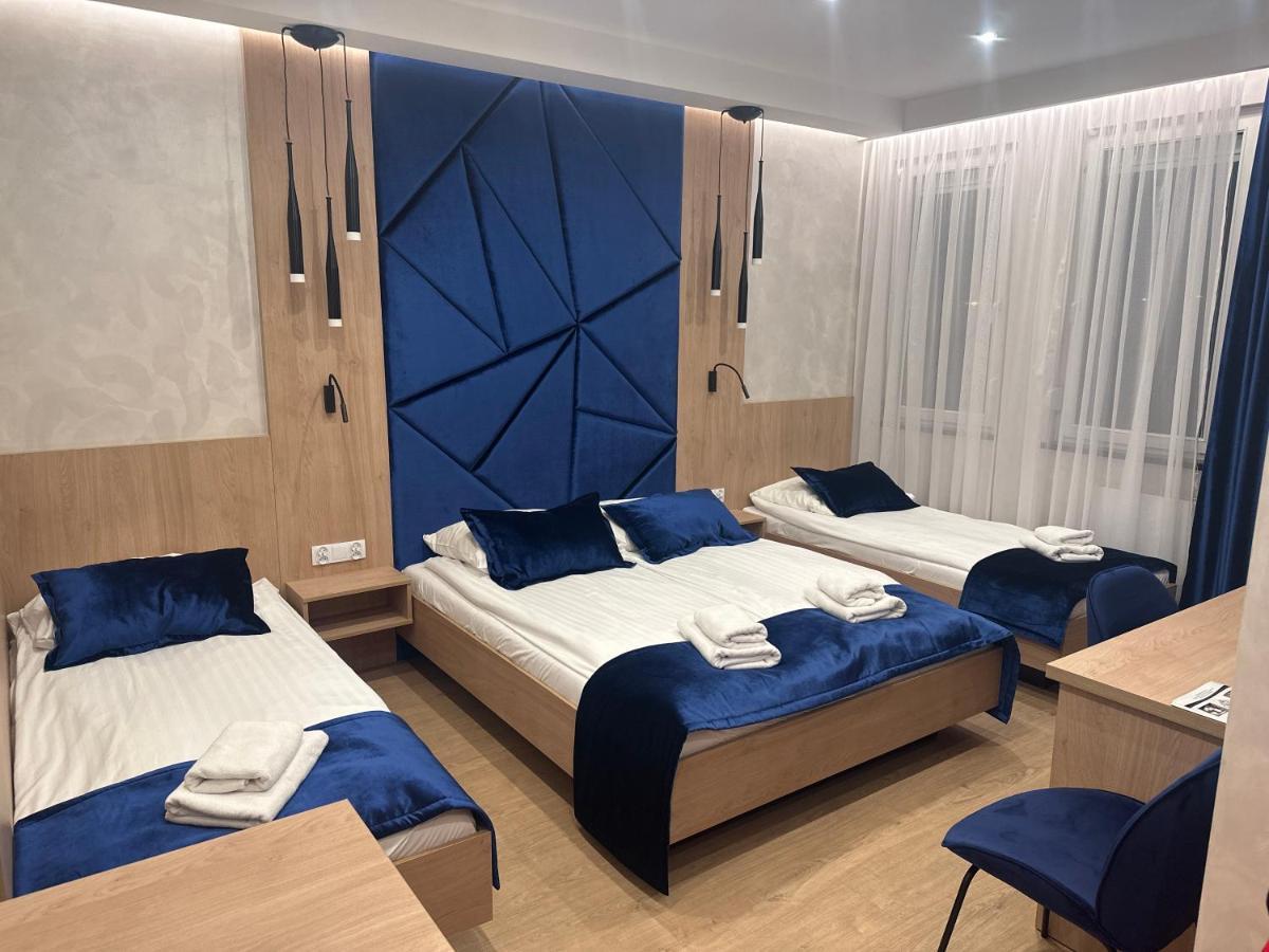 Diament I Brylant Hotel Rawicz Екстериор снимка
