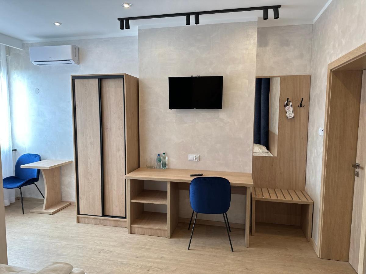 Diament I Brylant Hotel Rawicz Екстериор снимка