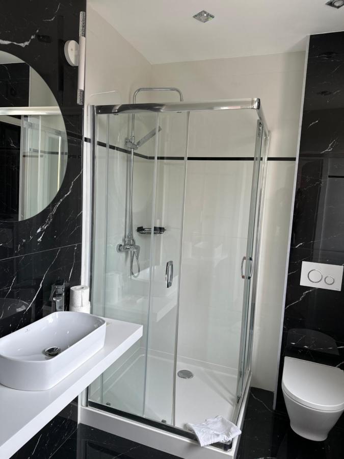 Diament I Brylant Hotel Rawicz Екстериор снимка
