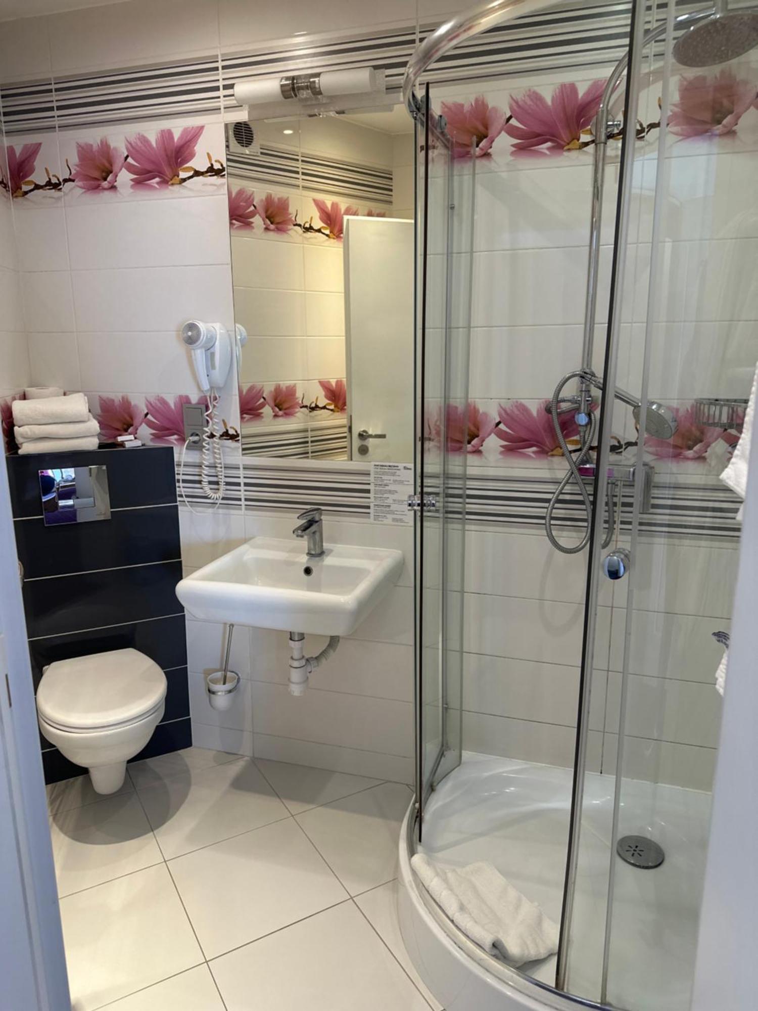 Diament I Brylant Hotel Rawicz Екстериор снимка