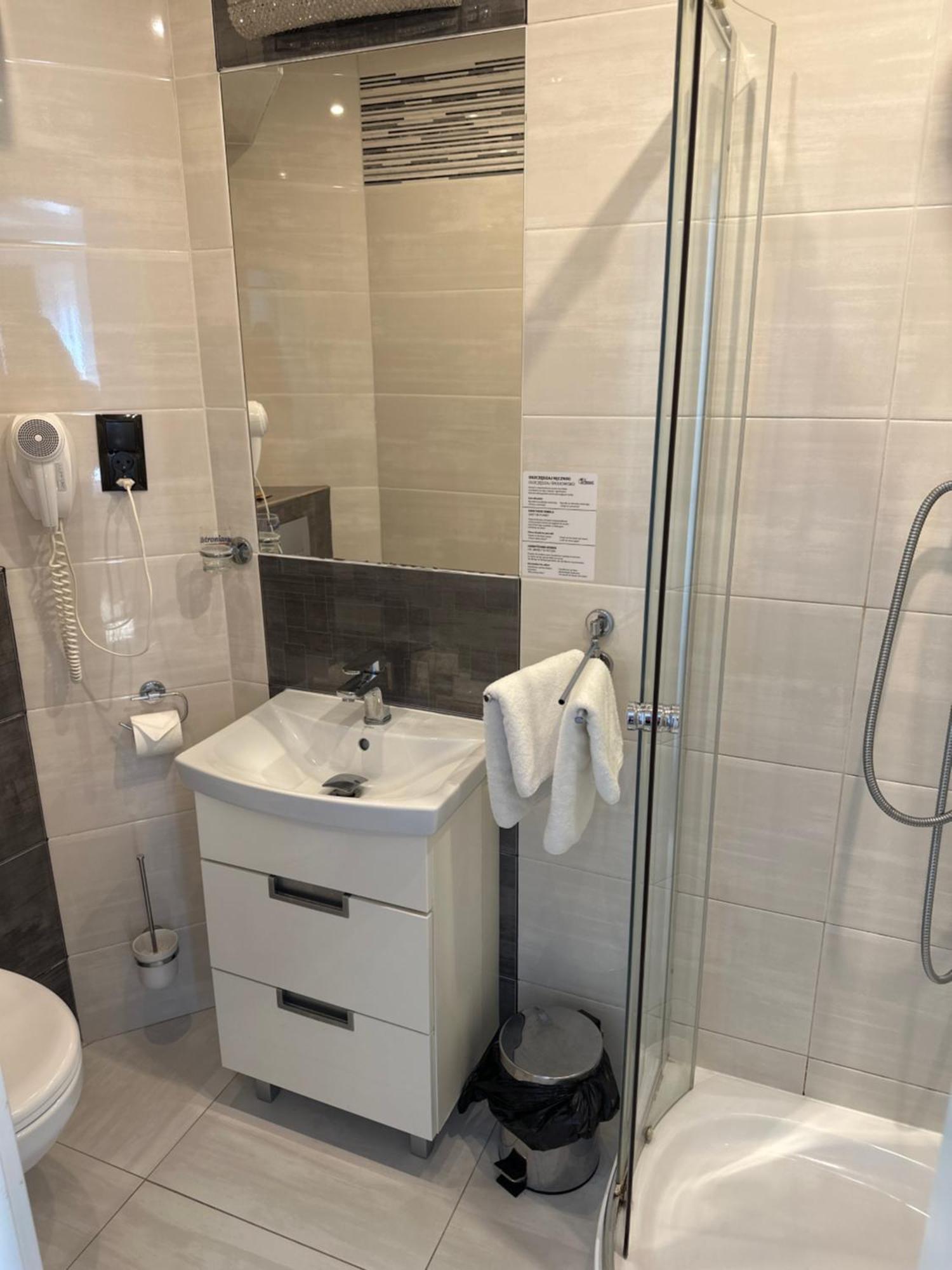 Diament I Brylant Hotel Rawicz Екстериор снимка