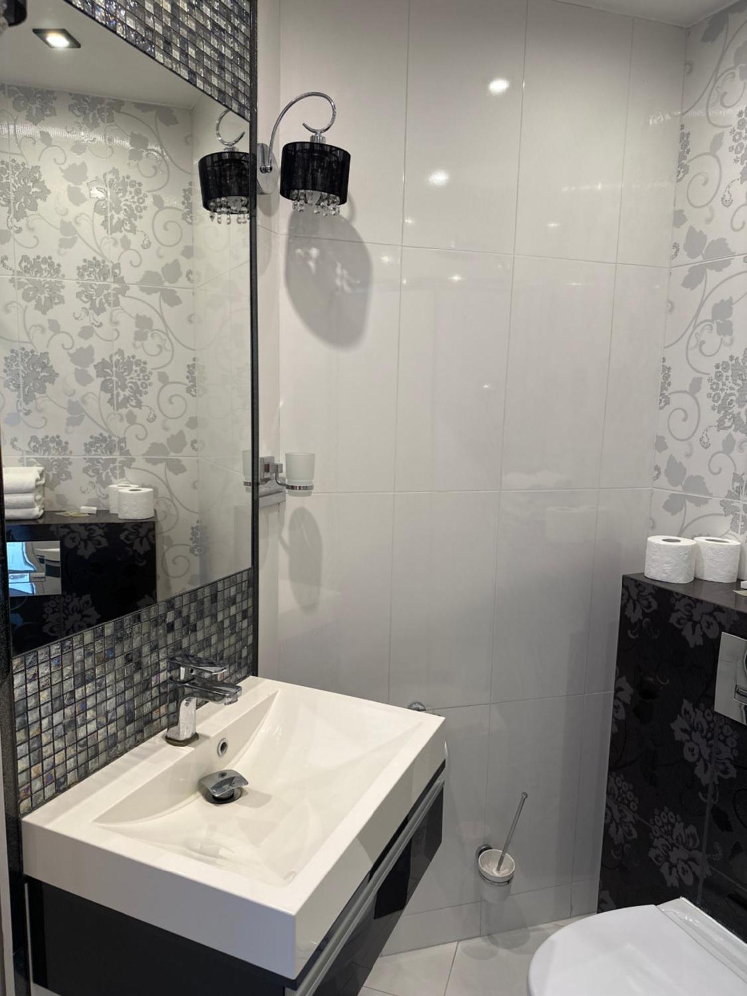 Diament I Brylant Hotel Rawicz Екстериор снимка