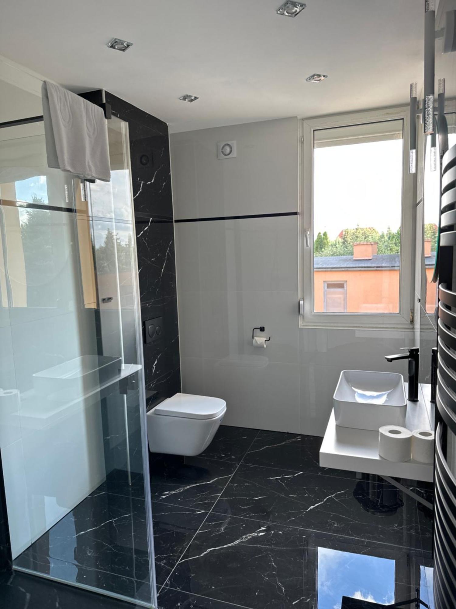 Diament I Brylant Hotel Rawicz Екстериор снимка